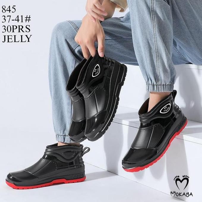 

Terlaris Sepatu Boot Pria Karet Pendek Motif Garis Mokaya Anti Slip Super Kece Trendy Size 40-44 (845)