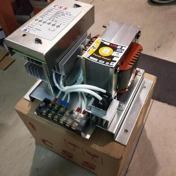 

Terlaris Battery Charger Genset Css 12Vdc/10A 1Phase