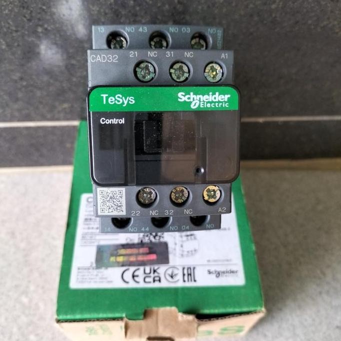 kontaktor Schneider CAD32 10A Original TERBAIK
