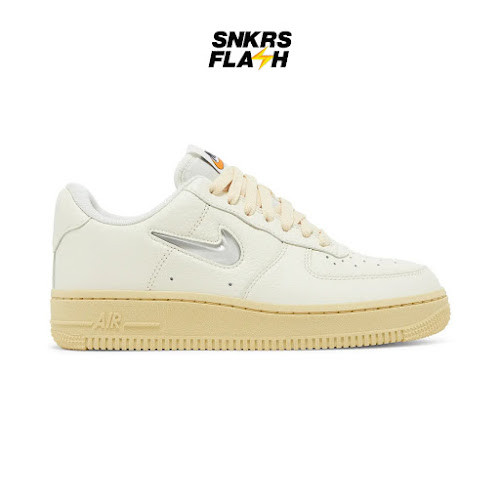NIKE Force 1 Low 07 Lx Coconut Milk Lemon Wash Sepatu Sneakers Wanita - DO9456100 - Size 38