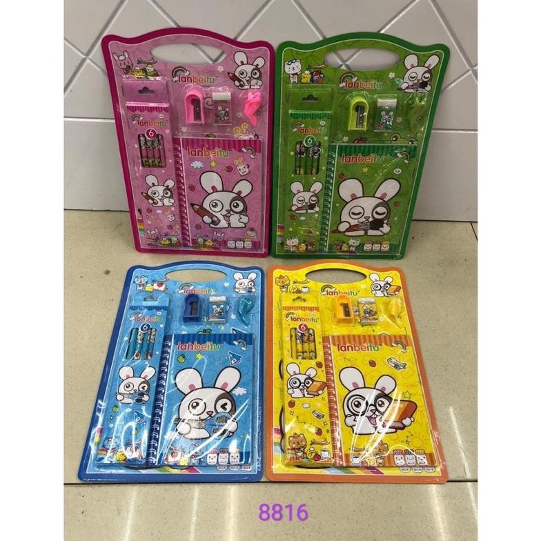 

JoeraganlapakAlat Tulis Set Karakter Anak Pensil Penggaris Penghapus Rautan Notes Buku Kecil Souvenir Hadiah Kado Trend