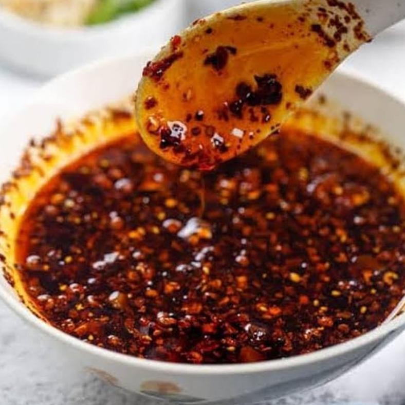 

Chili Oil / Minyak Cabai Extra Pedas 1 Kg RB10