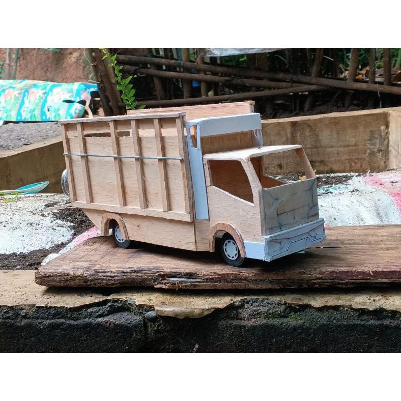 Mentahan Miniatur Truk Bisa Oleng,Pintu Belakang Bisa Terbuka, Free Lampu Led Flash Sale