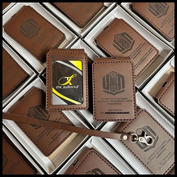 

Terlaris Lanyard Id Card Holder Kulit Flip Magnet - Id Card Kulit Lipat Name Tag Kulit Lipat Custom Good Quality