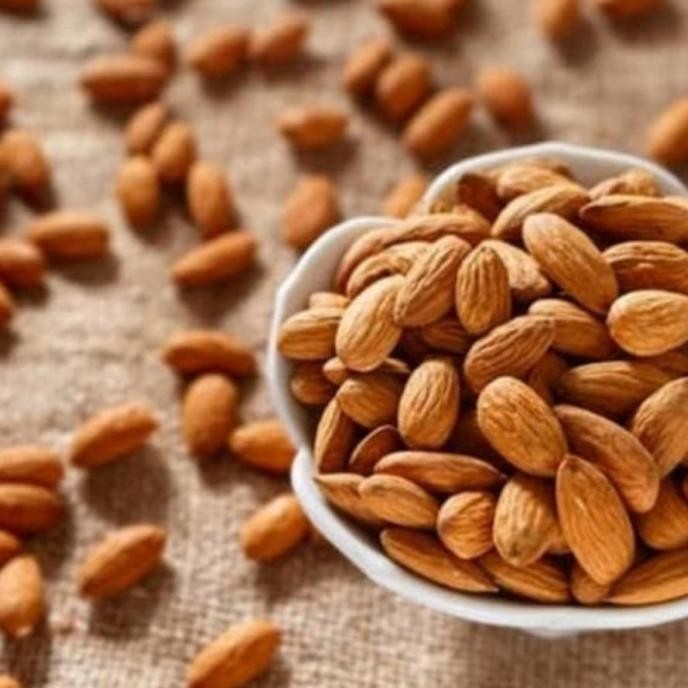 

kacang almond kupas premium 500gram termurah