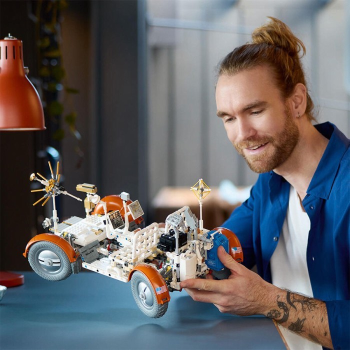 Dijual LEGO Technic 42182 NASA Apollo Lunar Roving Vehicle