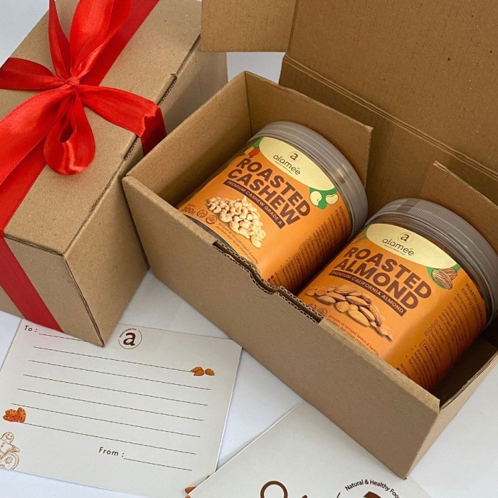 

Hampers Lebaran Kacang Almond Wisuda Wedding Pernikahan Natal Imlek