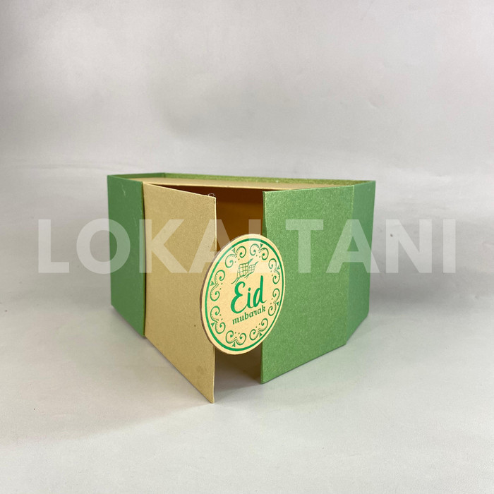 

Box Kue Kering 2 Toples 250Gr/Box Setengah Lapis Lebaran Emblem Tengah