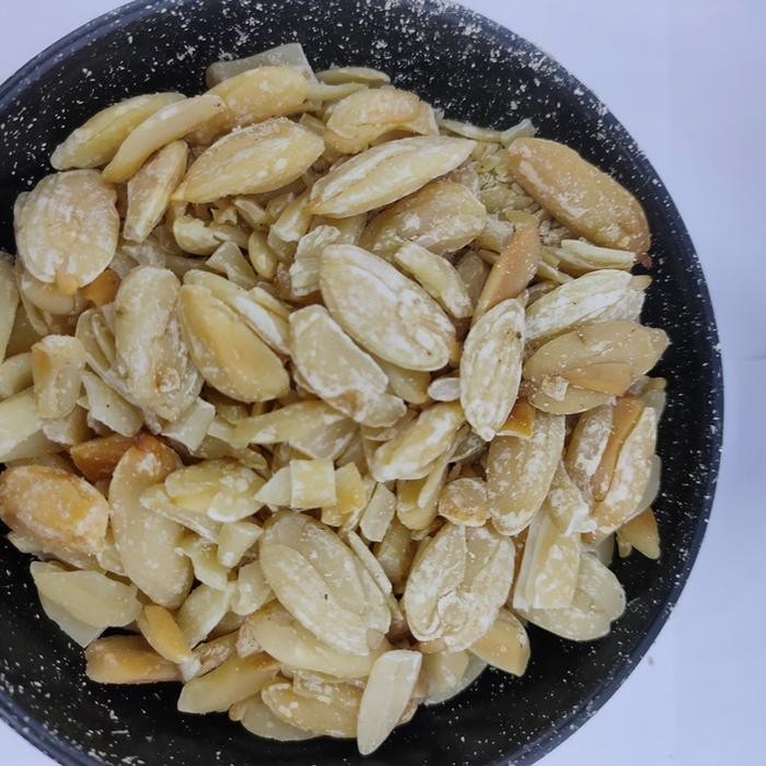

terbaru !!! 1000gr kacang kenari/ pili nuts dengan varian mentah atau roasted oven - panggang -