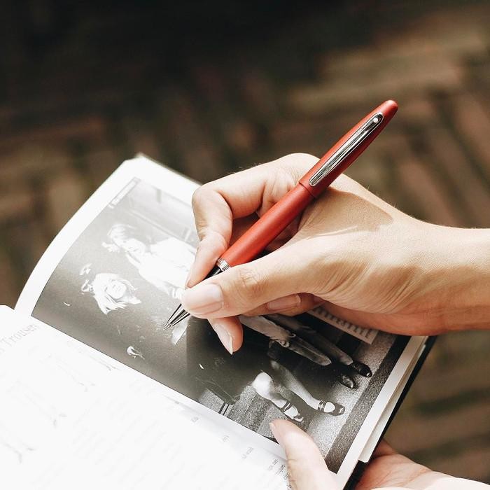 

Sheaffer VFM Red Excessive Red Rollerball Pen Original