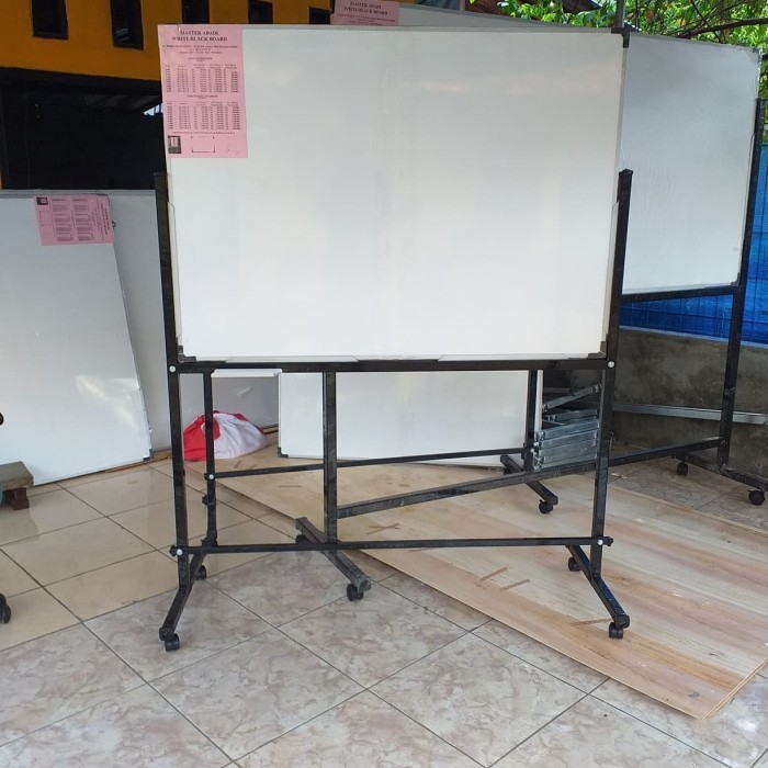 

WHITE BOARD 90X120 CM STANDING