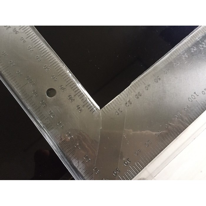 

PENGGARIS SIKU STAINLESS STEEL UKURAN 60 X 40 CM