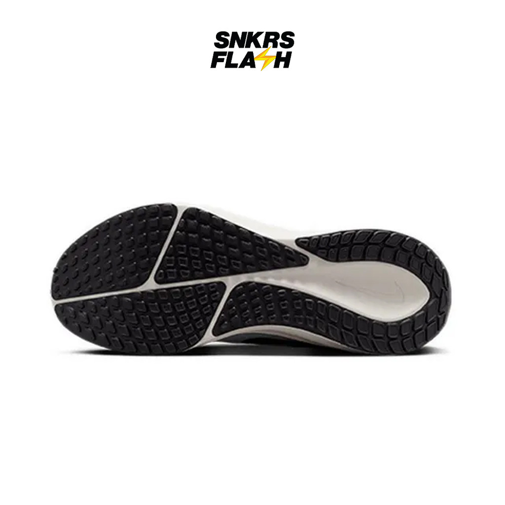 NIKE Vomero 17 White Pure Platinum Sepatu Lari Pria - FB1309104 - Size 42