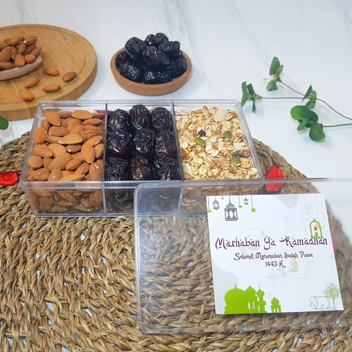 

Hampers / Parcel Ramadhan / Paket Sekat 3 H(Kurma Ajwa,Almond,Granola)