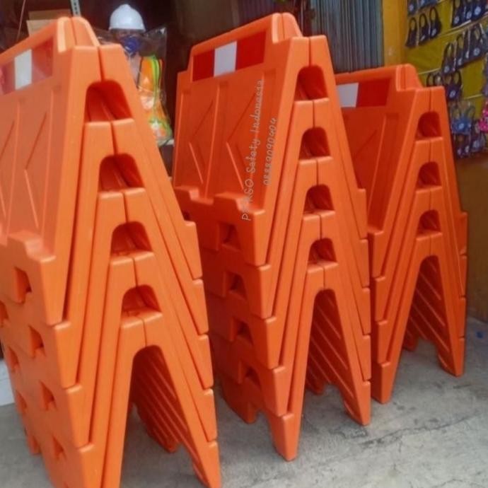 

Diskon Road Barrier Water Barrier Pembatas Jalan Susun