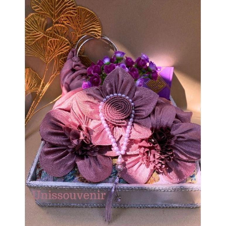 Paket seserahan / seperangkat alat sholat / hanan pernikahan / mukena crendenza silk/ mukena crinkle