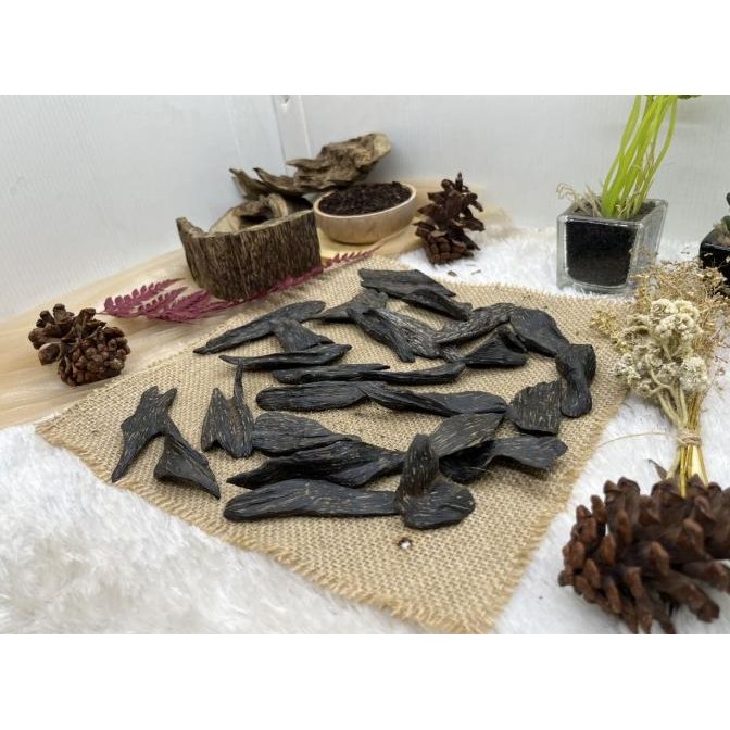 Miliki Kayu Gaharu Sanai/Mohassan Kalimantan Double Super/Gaharu Oud Agarwood