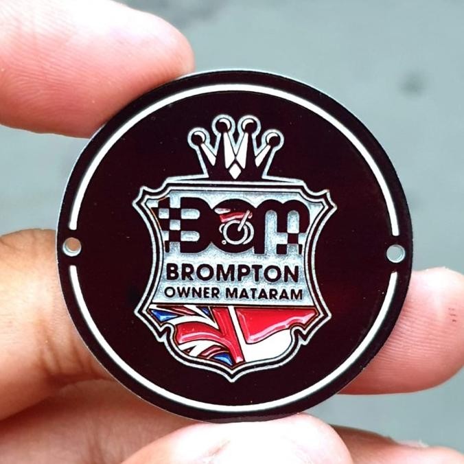 Emblem Custom Mobil Bahan Alumunium.