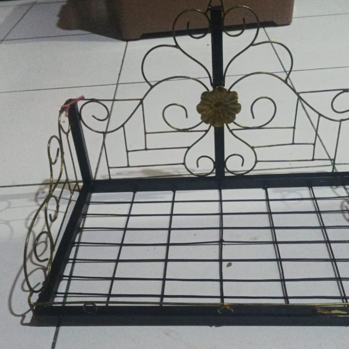 pelangkiran plangkiran besi B n S