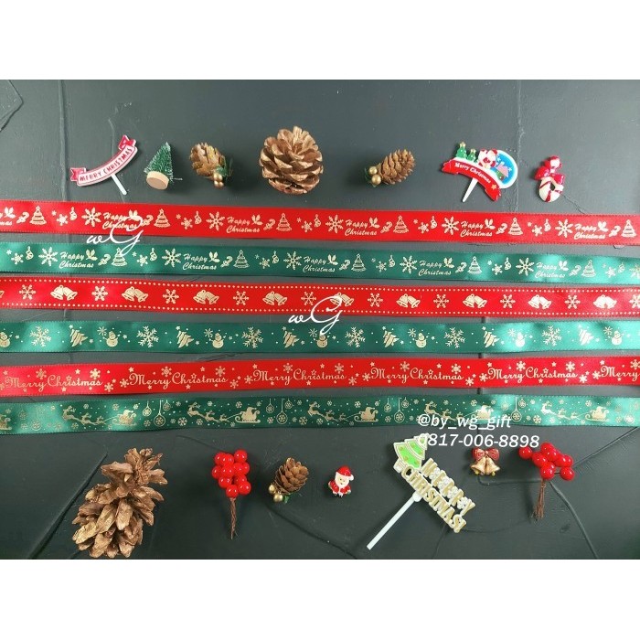 

Pita Natal Christmas - Satin - Emboss Emas - Lbr 2.5 Cm ; Pjg 25 Yard