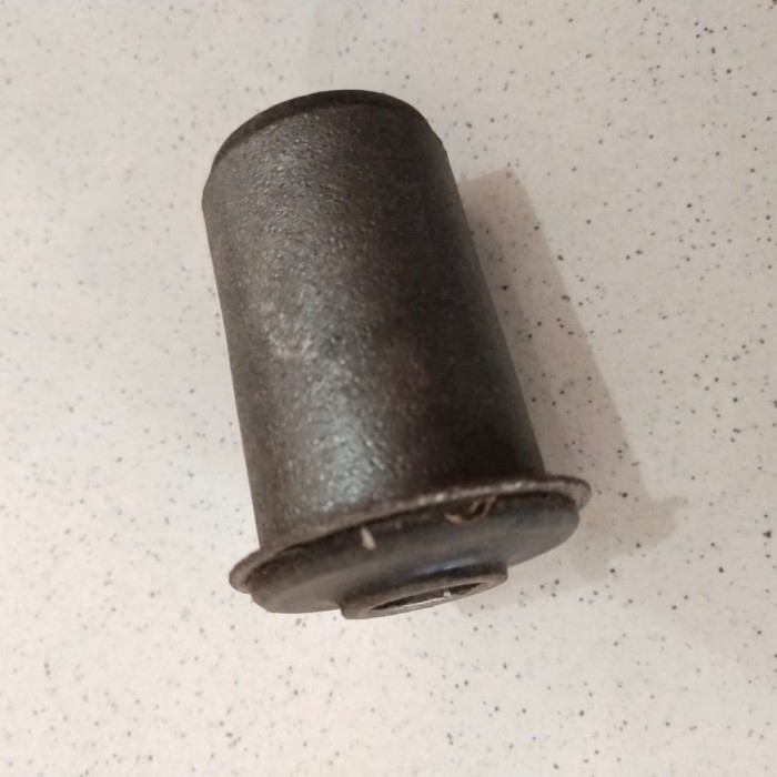 Bosh Arm Panther Bawah 8-94223-366 Bushing Low Arm Panther