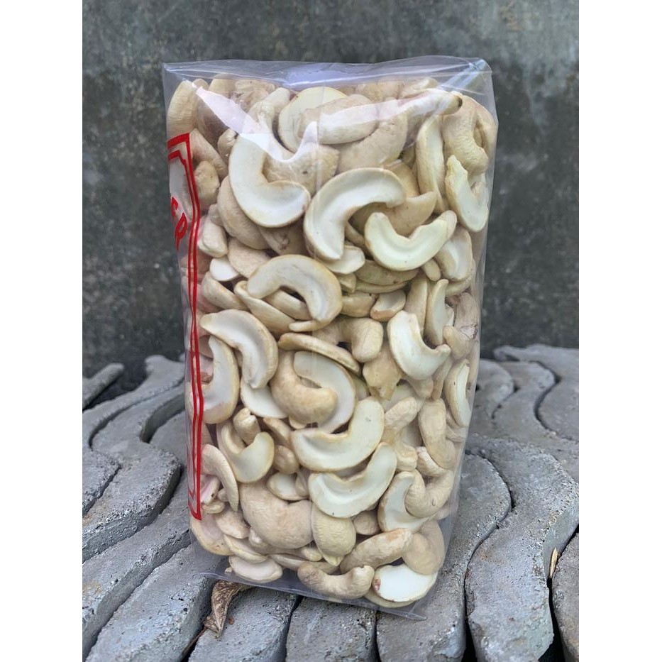

BARANG TERLARIS KACANG METE MENTAH BELAH 2 METE 500GRAM