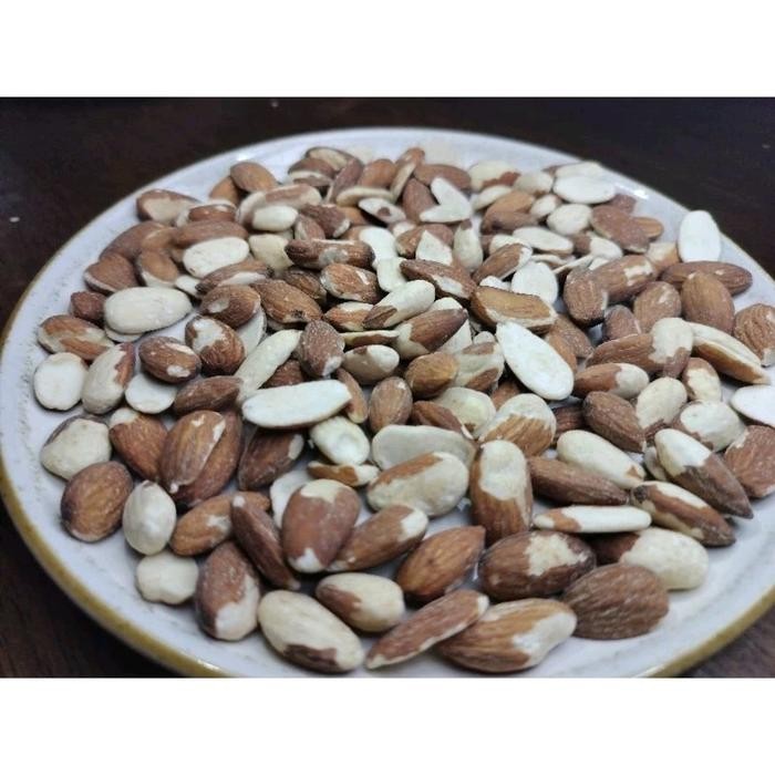 

BARANG TERLARIS Kacang almond mentah pecah termurah 1kg Alami Pak Camilan