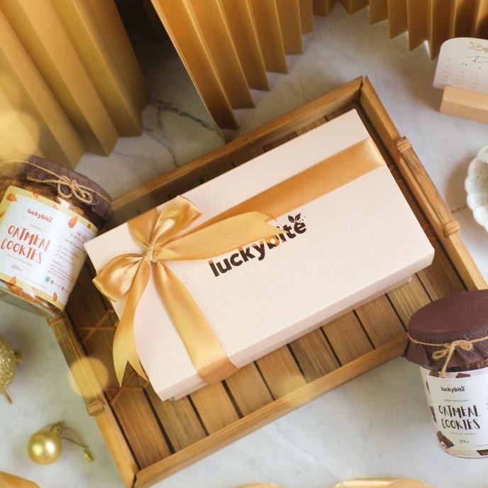 

Murah Hampers / Gift Box / Kado - Semi Hardbox - Oat Cookies 2 Jar + Pita