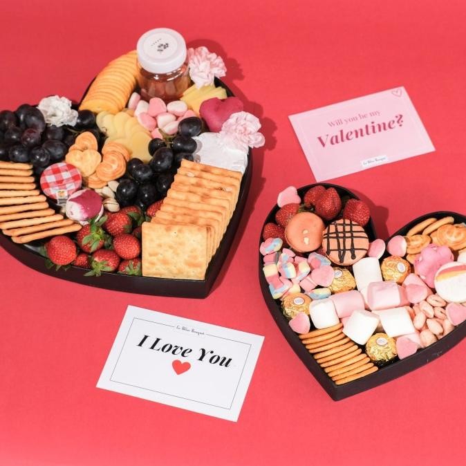 

Promo Heart Valentine Platter | Cheese Platter Charcuterie Board By Le Bliss Valentine Hamper Gift