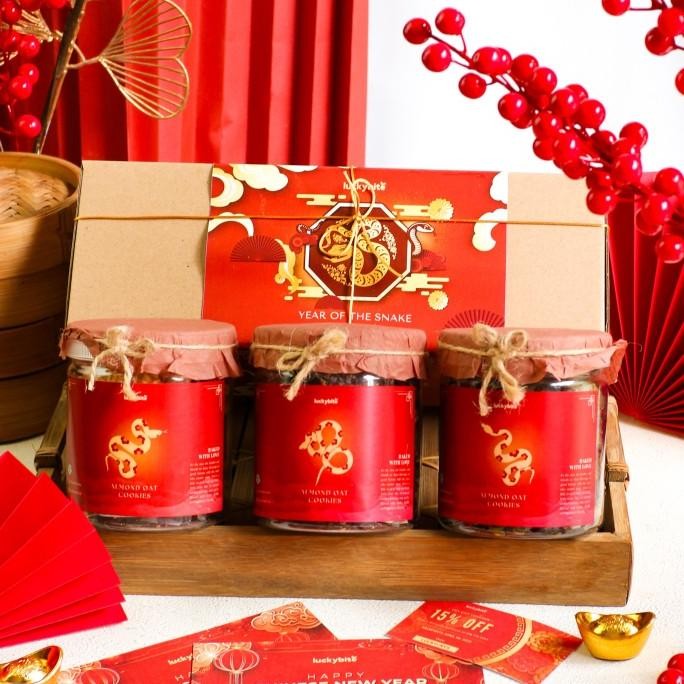 

HAMPERS IMLEK / CNY HAMPERS - COOKIES 3 JAR + FREE GREETING CARD