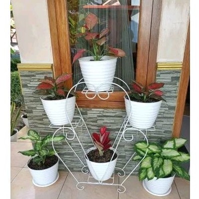 Diskon Spesial  Standing Pot Bunga / Rak Pot Bunga Besi / Rak Pot Love 4 Tempat