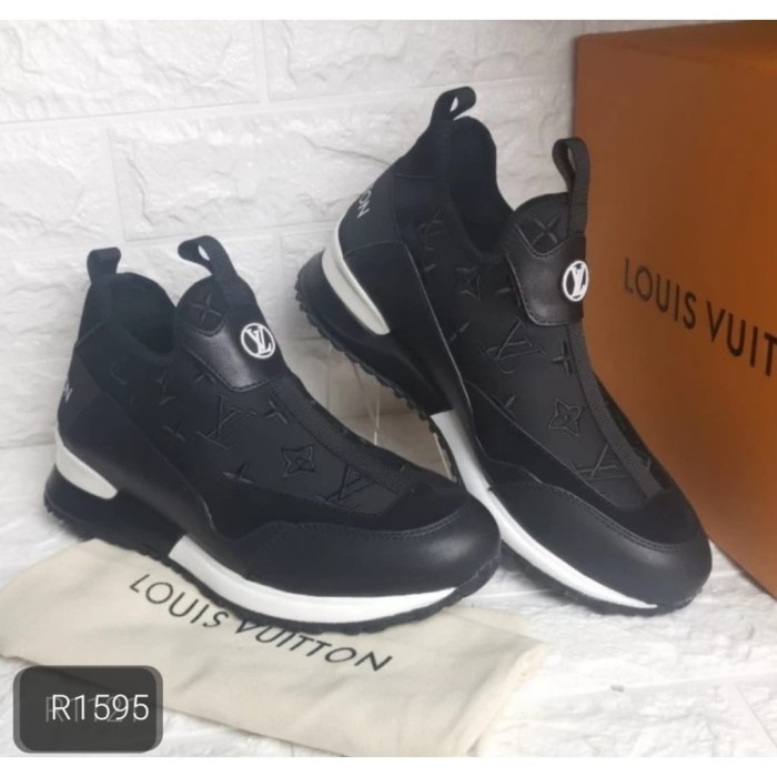 Sepatu slip on sneakers  pria kets slip on kasual kulit Hitam motif embos safety running - 39