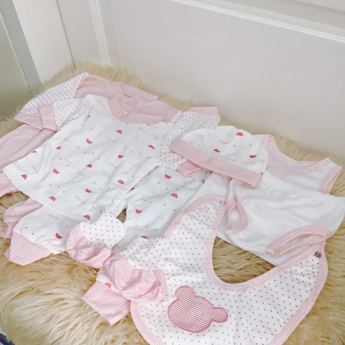 

HAMPERS NEWBORN ANAK PEREMPUAN 12 PIECE/ KADO BAYI EXCLUSIVE