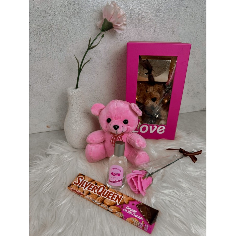 

HAMPERS KADO VALENTINE BUNGA KADO ULANG TAHUN WANITA KADO WISUDA UT044