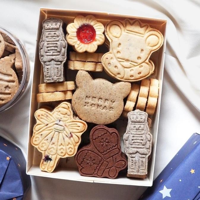 

Christmas Assorted Cookies Hampers