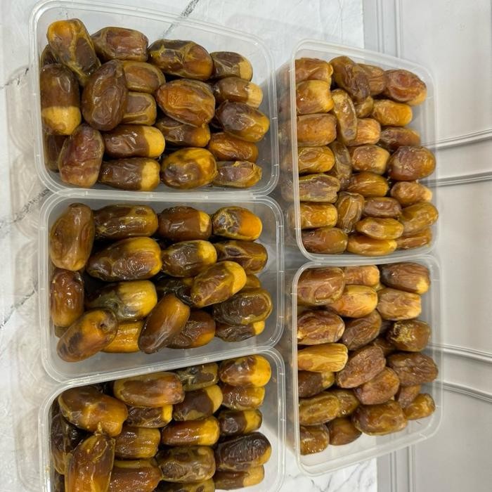 

Kurma Saqai Sagai Kurma Susu Ruthob Kemasaan 1Kg Madinah Oleh Oleh Haji Dan Umrah