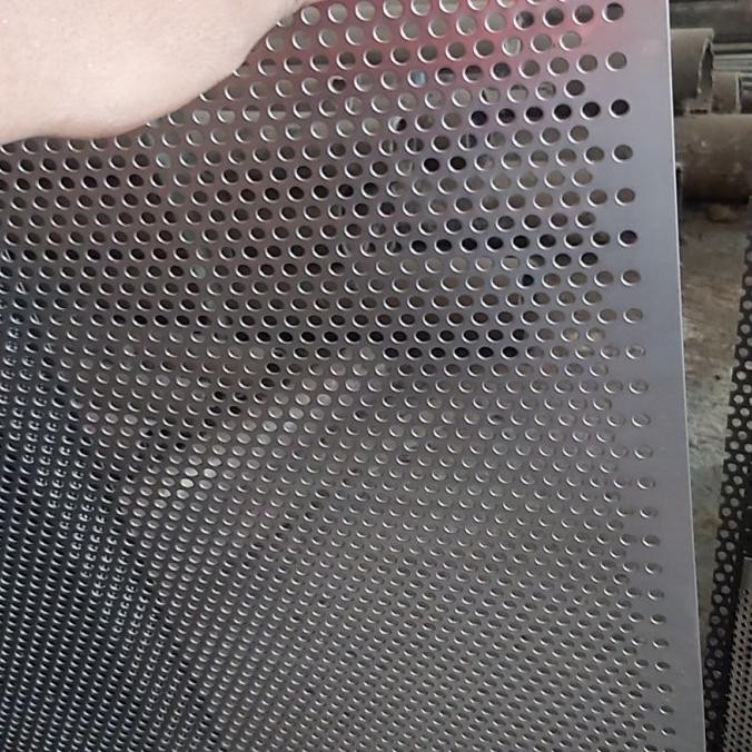 Plat Lubang Besi 5mm Ukuran 100cm x 180cm