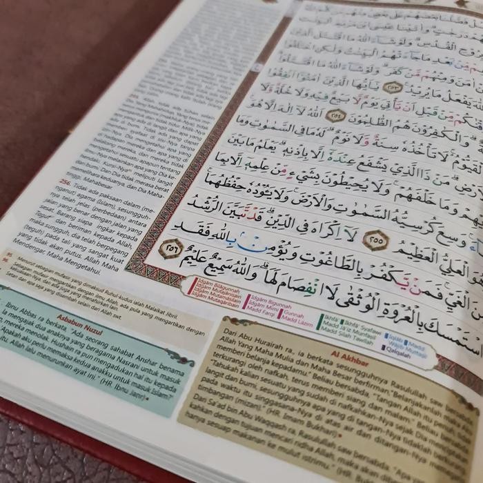 

Al Quran Tajwid Terjemah Al Majid Ukuran Tanggung A5 Hard Cover Hijau