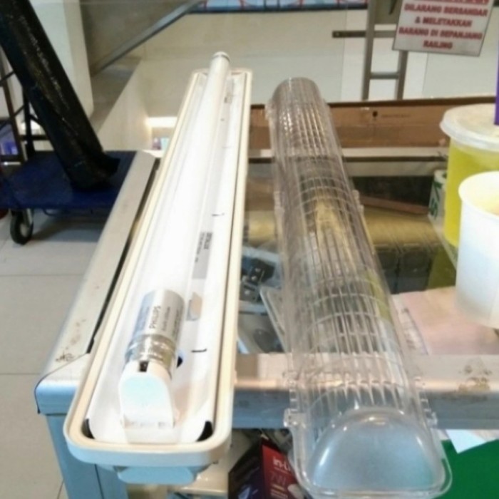 Kap Waterproof 1X18 60 Cm Rumah Lampu Tl 60 Cm + Lampu Led Philips 8W