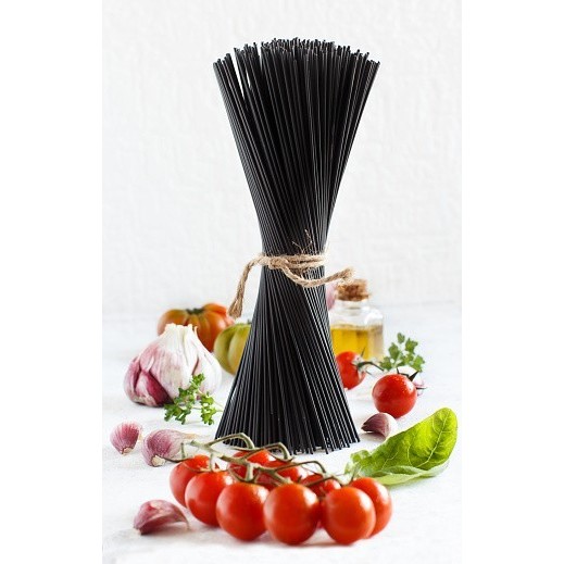 

PROMO MIE / PASTA / Dried Italian Black Squid Ink Pasta Spaghetti Pasta Mie Mi Hitam 125gr NON COD