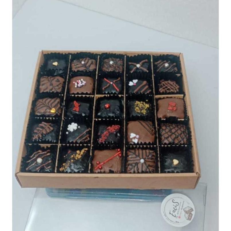 

Brownies Bronis Panggang Coklat Encis Nyoklat Ukuran 20X20 New Product