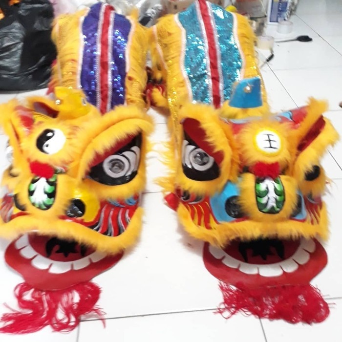 barongsai anak besar mata kedip ekor payet
