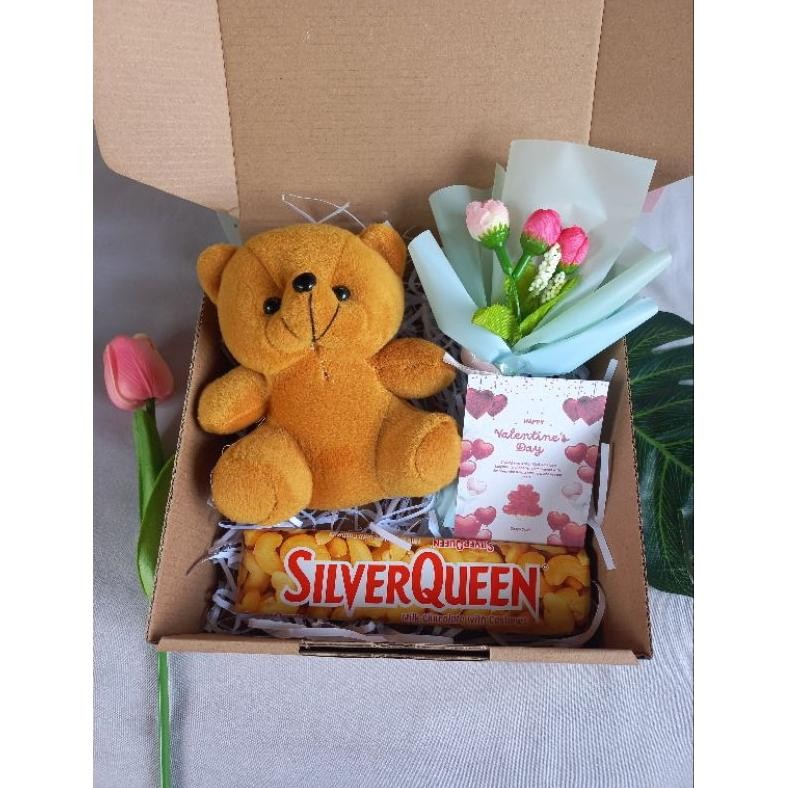 

SALE Hampers Gift Box Coklat Valentine Jilbab Snack Kado Boneka Bunga Buket fgs-3