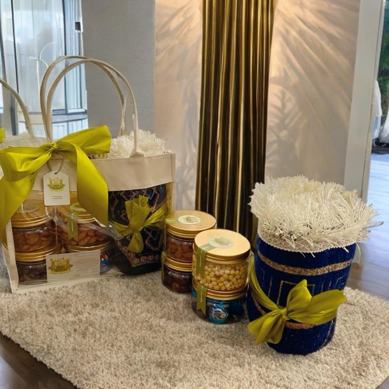 

(BISA GOSEND) Hampers premium oleh-oleh haji dan umroh by BANGGA PROJECT snack box paket oleh oleh haji umrah premium kenang-kenangan souvenir haji arab saudi murah berkualitas