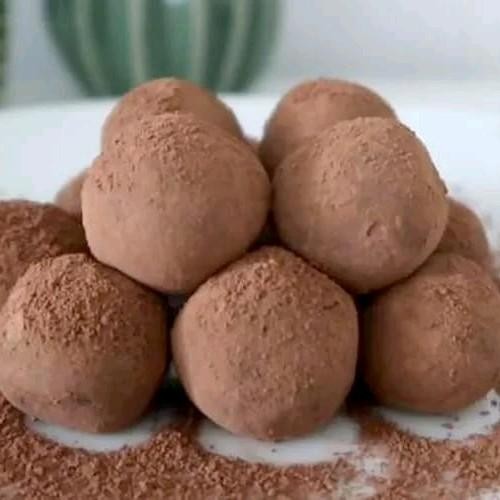 

Product Terlaris Paket Kue Isi 3 Toples 250Gr