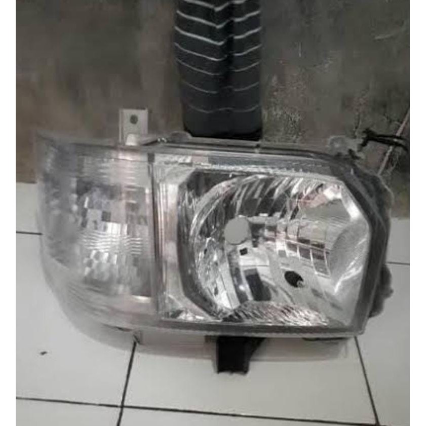 headlamp lampu depan toyota hiace original