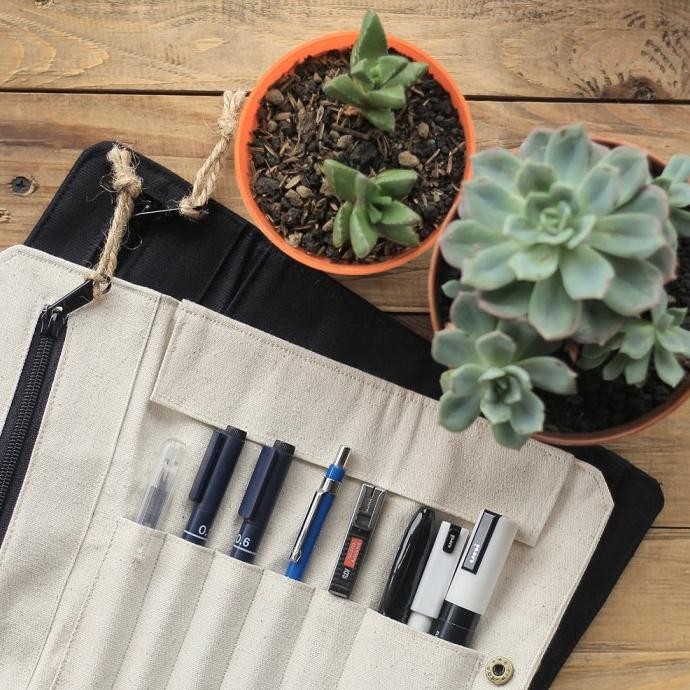 

Roll Up Pencil Case / Tempat Pensil Gulung
