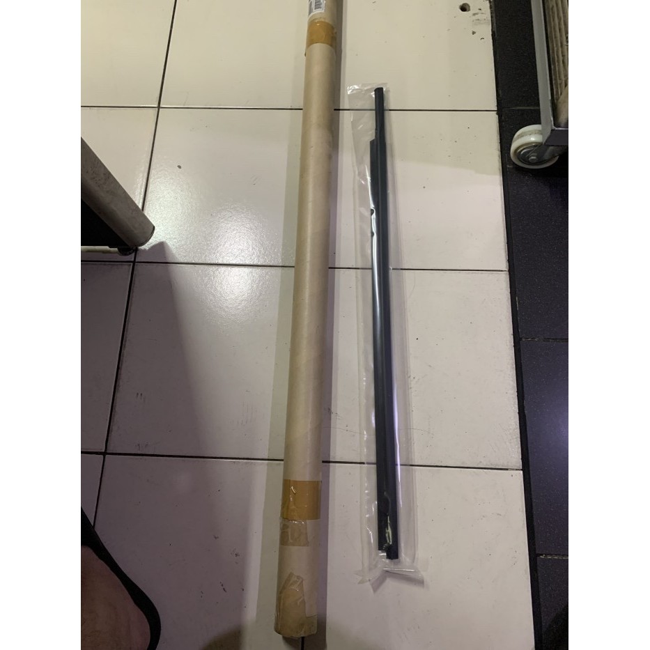Pelipit Kaca Luar Suzuki Grand Vitara Ori