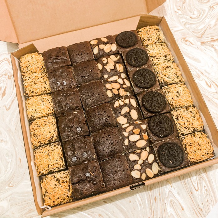 

GWUD.BROWNIE - XL BROWNIE/KUE ULANG TAHUN/HAMPERSUK. 30 X 30 CM