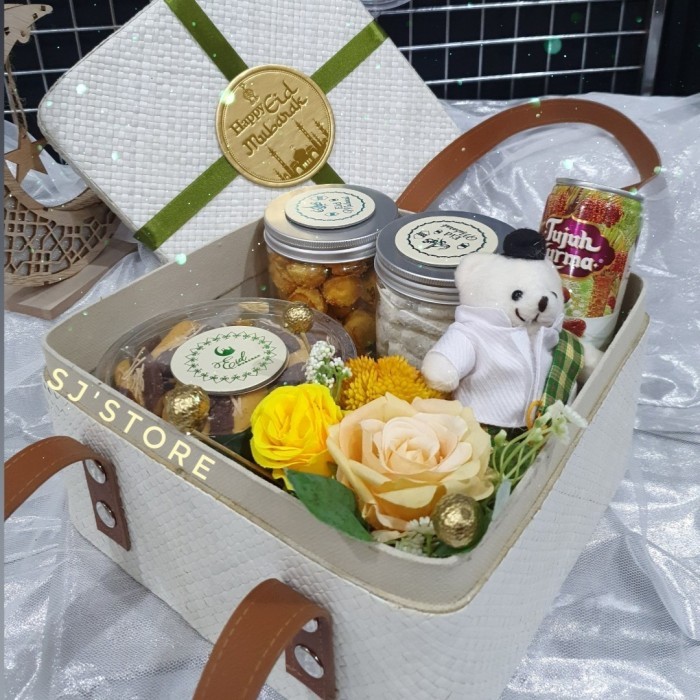 

PAKET BOX HAMPERS LEBARAN KUE KERING TOPLES MURAH 9